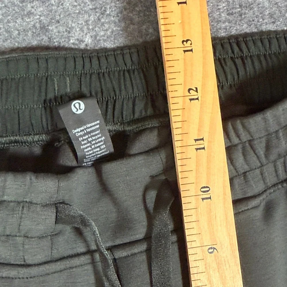 Lululemon Smooth Space Cargo Jogger Pants Dark Olive Green Mens Size M Lounge